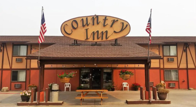 Country Inn, Rezerwuj Hotel Hotele w Libby z parkingiem, Parking