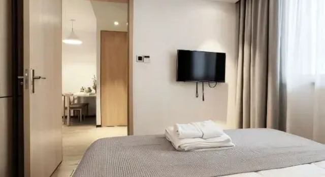 Люкс Business Rongju Hotel (Xujiahui Shanghai Stadium)