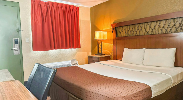 OYO Hotel Mobile, AL I-65 at Airport Blvd, Prenota Hotel Mobile Alabama