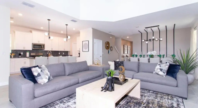 Stunning 5 Bd w/ Pool Close to Disney @ Storey Lake 2767, Varaa Hotelli Kissimmee Kissimmee