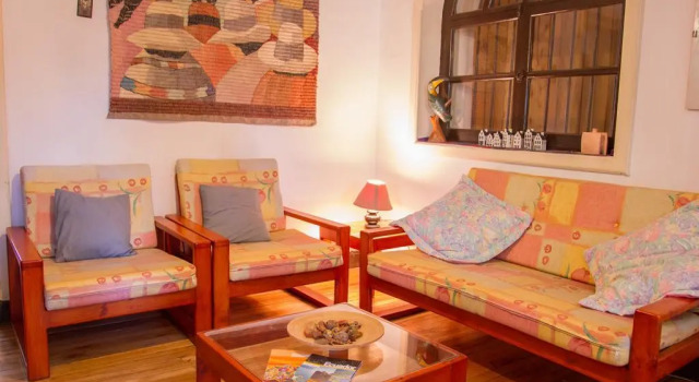 Hostal La Casona de Mario, Забронировать Отель La Floresta Кито, рядом с Del Arbolito Park