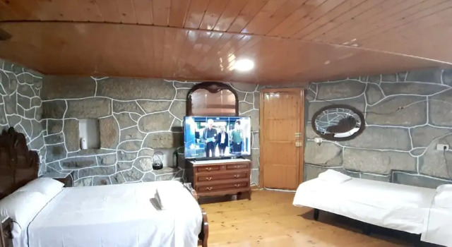 House With one Bedroom in Ourense, With Wonderful Mountain View and Ba, Rezerwuj Hotel Orense 
