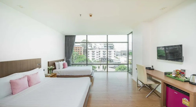 Трёхместный номер Deluxe с балконом и с видом на город Seven Zea Chic Hotel