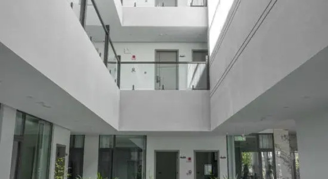 Jiujiu Holiday Hotel