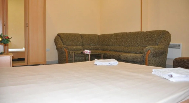 Anika Suite