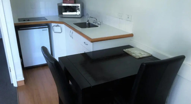 Апартаменты Cable Court Motel