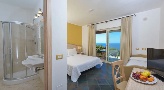 Трёхместный номер Standard Castelsardo Resort Village