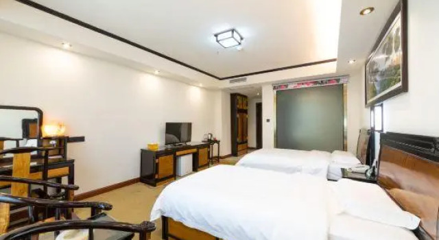 Xingfuting Zijiang Pearl Hotel