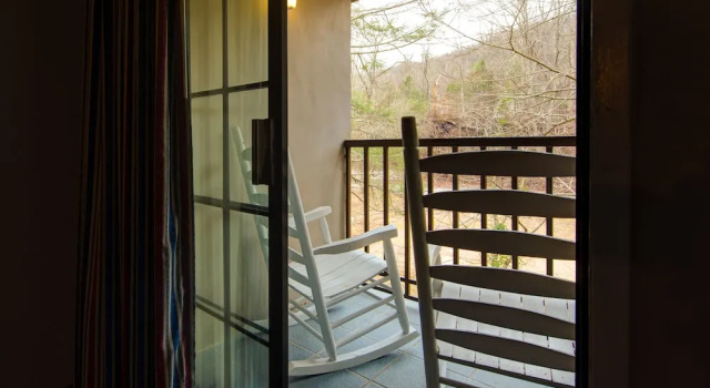 Четырёхместный номер Standard с балконом Sidney James Mountain Lodge