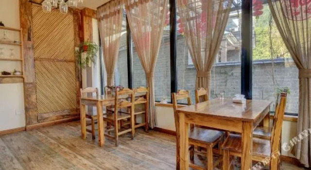 Mogan Mountain Yunxi Jian Boutique Hostel, Prenota Ostello Huzhou Zhejiang