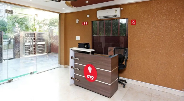 OYO 13621 The Legend Branson