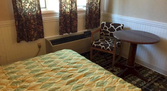 May's Polynesian Motel, Buchen Sie Motel Oswego 