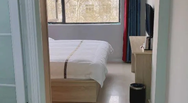 Zhouyang Hotel, Rezervovat Hotel Čeng-čou Henan