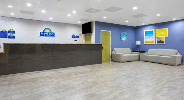Кровать в общем номере Red Roof Inn Hampton Coliseum