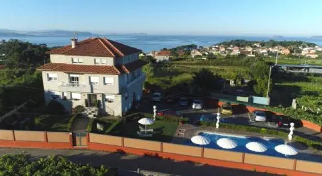 Pensión Residencia Cecilia, Book Hotel Outeiro 