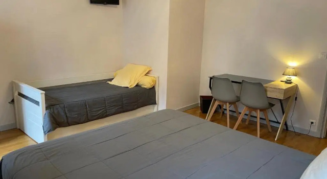 Auberge De Margot, Rezervați Hostel Usson Puy-de-Dôme