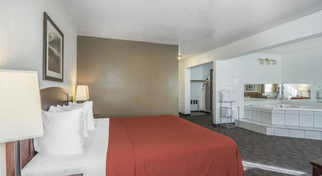Люкс Quality Hotel & Conference Centre Fort McMurray