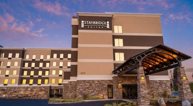 Кровать в общем номере Staybridge Suites Coeur dAlene by IHG