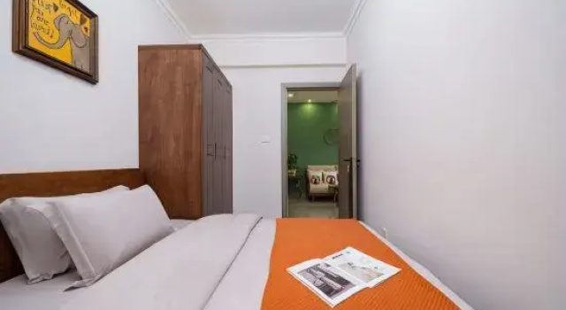 Люкс с 2 комнатами Linshan Yunlu Homestay (Xishuangbanna Jinghong Gaozhuang Xishuangjing Xingguang Night Market Branch)