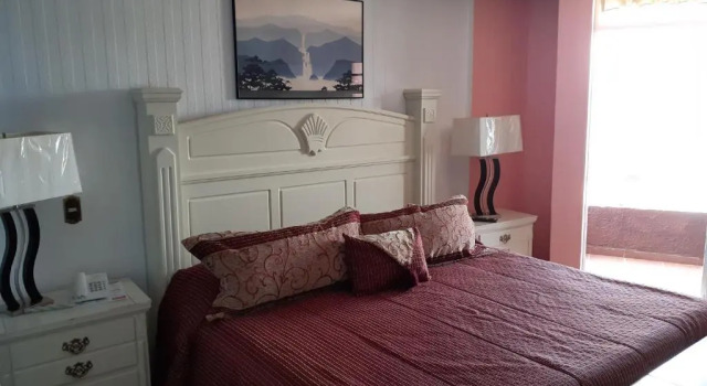 Люкс Leo Hotel