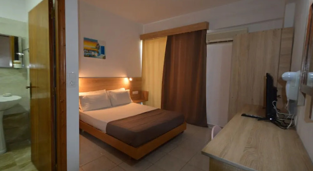 Двухместный номер Standard с балконом Sotirakis Hotel