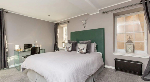 Flat On Royal Mile Near Castle