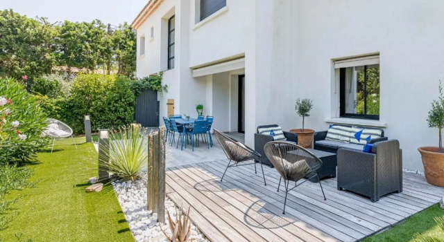 Апартаменты Le Clos - appartement Cassis, jardin 120m2, 2 places parking proche center et mer