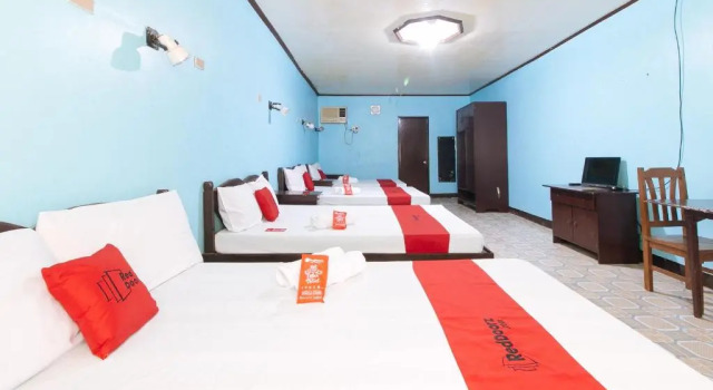 Четырёхместный номер Standard RedDoorz Plus @ Costa Roca Balamban