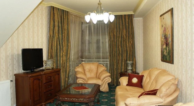 Atrium Hotel, Prenota Hotel Hotel a Ivano-Frankovsk con parcheggio, Parcheggio