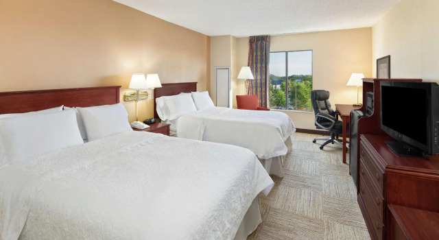 Четырёхместный номер Standard Hampton Inn Columbus-North