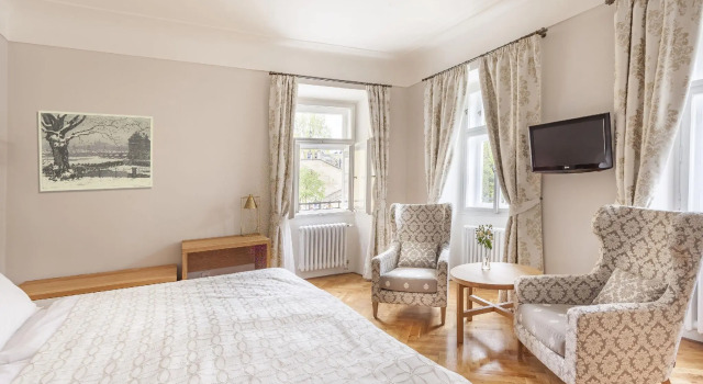 Люкс Hotel At the Golden Scissors