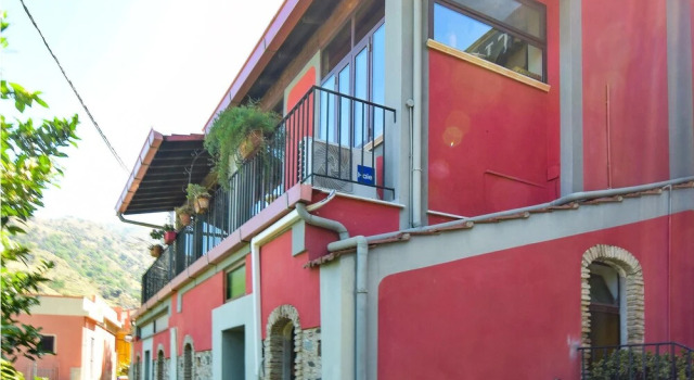 Stunning Home in Motta San Giovanni With Wifi and 4 Bedrooms, Varaa Hotelli Motta San Giovanni Calabria