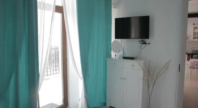 Leolina Apartments