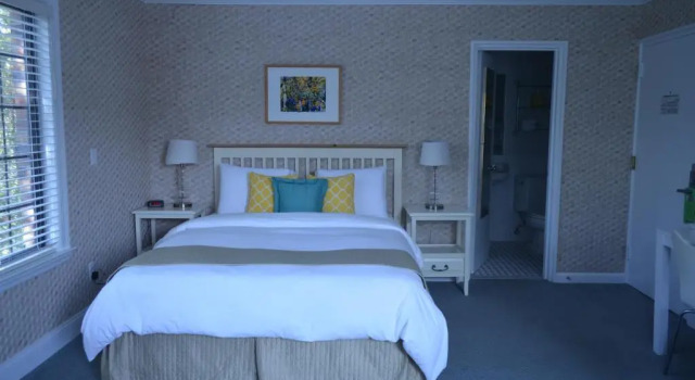 Двухместный номер Standard с видом на бассейн Southampton Inn