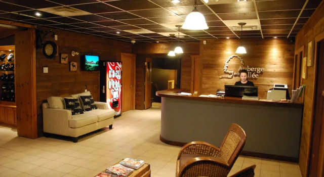 Auberge de la Vallée, Buchen Sie Hostel SPA-Hotels in Chaleur-Bucht, SPA