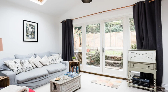Cosy 2BR Family Home in Battersea, Забронировать Отель Отели Баттерси 3 звезды, 3*