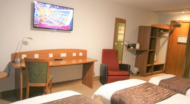 Park Inn by Radisson Doncaster, Забронировать Отель Донкастер Южный Йоркшир, рядом с Аутлет-центр Lakeside Village