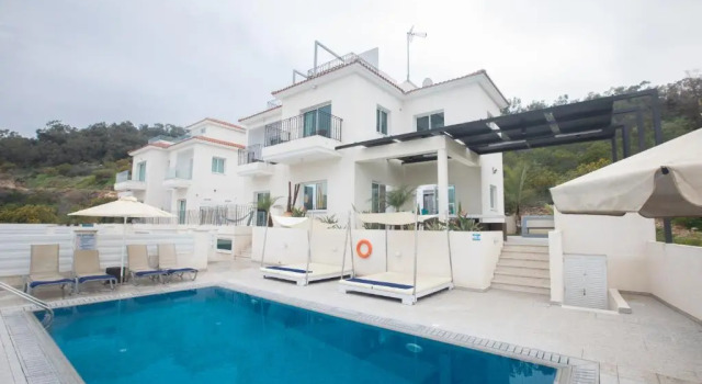 6 Bedrooms Villa with sea view Romeo & Juliet