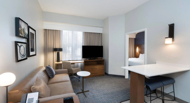 Четырёхместный люкс c 1 комнатой Residence Inn by Marriott Charleston Airport