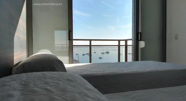 Трёхместный номер Standard с видом на море Hotel Ribera