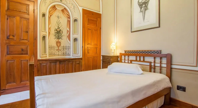 Одноместный номер Standard с видом на сад Old Legends Hotel
