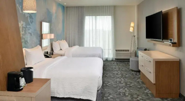 Четырёхместный люкс Courtyard by Marriott Charlotte Steele Creek