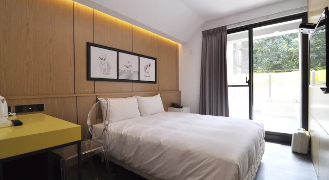 Двухместный номер Standard с балконом 逢甲25行館Fengjia 25 Hotel