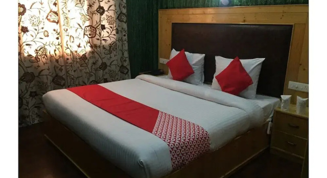 Holiday Villa by OYO Rooms, Забронировать Вилла Коттеджи Jammu & Kashmir Ski, Коттедж
