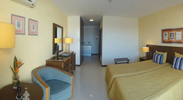 Двухместный номер с балконом и с видом на окрестности Hotel Roca Mar