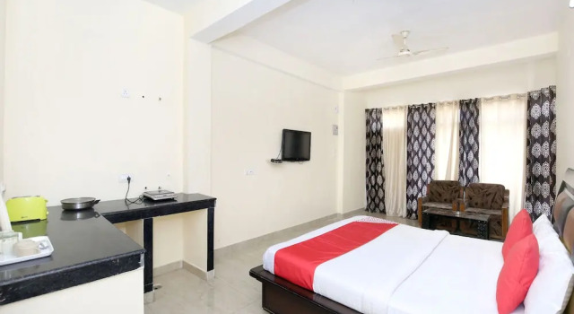 OYO 12485 Home Cosy Stay Aanji, Забронировать Отель Отели штата Химачал-Прадеш с парковкой, Парковка
