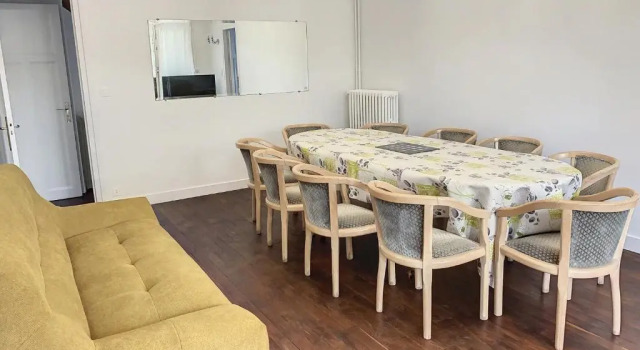 Maison Jullouville, 8 pièces, 11 Personnes - FR-1-361-61, Забронировать Отель Драге-Ронтон 