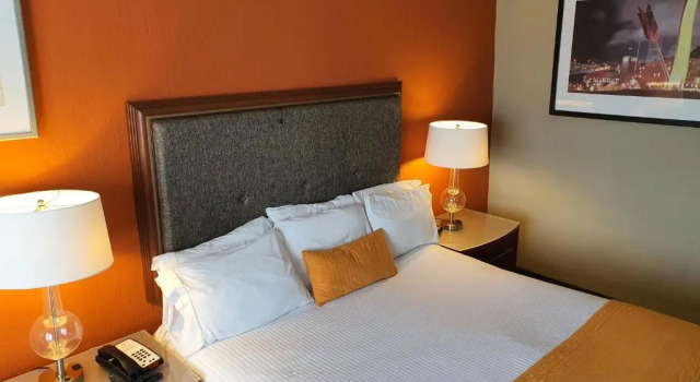 Четырёхместный номер Standard с красивым видом из окна Hotel San Francisco Leon