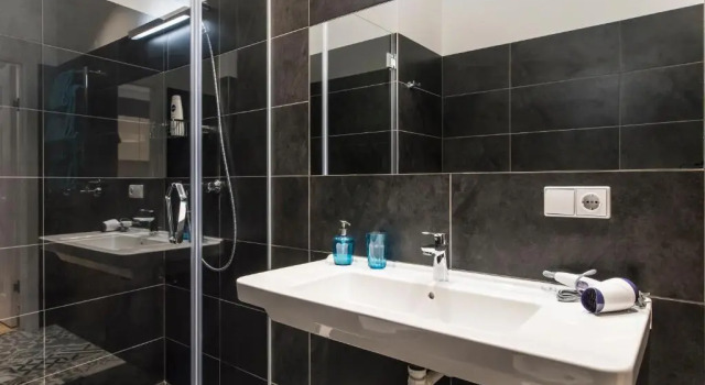 Апартаменты Deluxe Colonel Suites & Apartments