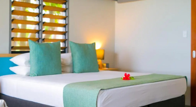 Семейное бунгало рядом с пляжем Serenity Island Resort